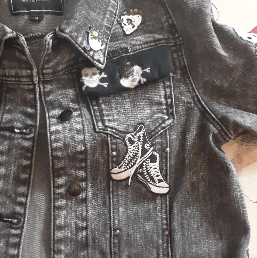 SOLD! DEATH BY COFFEE! Caffine lovers custom vintage acid washed denim jacket!!! - Picture 5 of 11